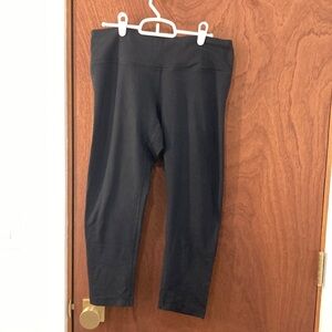 90 Degree by Reflex Size Medium Athletic Yoga Pants Capri Length